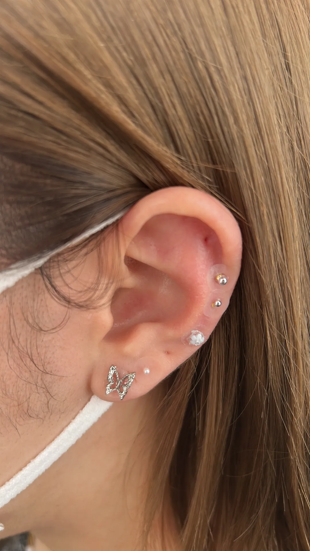 話題!耳ツボジュエリー